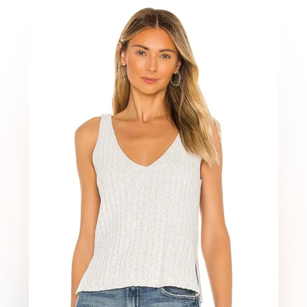 cupcakes and cashmere Leah Multicolor V-Neck Cropped Tank